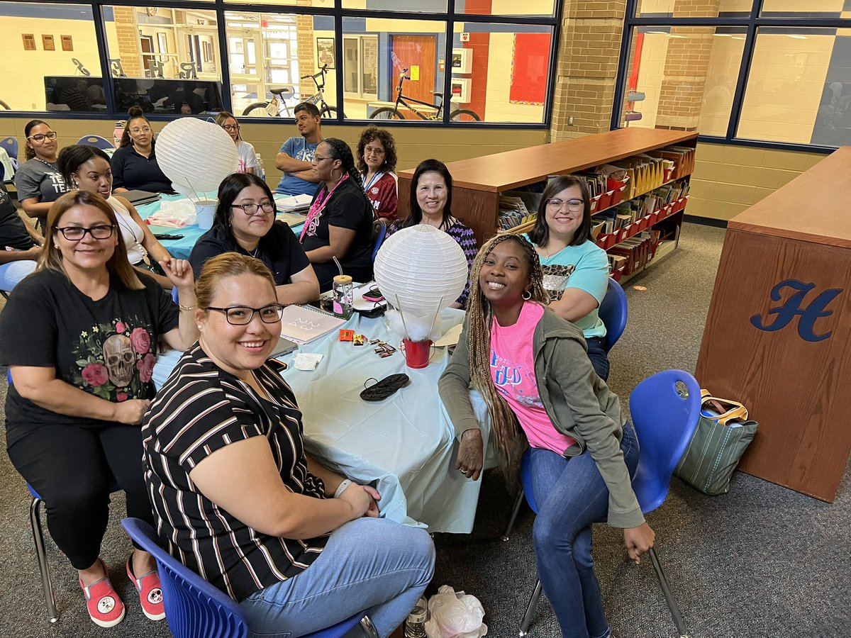 rsmith4_smith's tweet photo. @HoylandES Pre-K 
“When you need to innovate, you need collaboration.”
#DreamBigWorkTogether https://t.co/qN9FfDi9GY