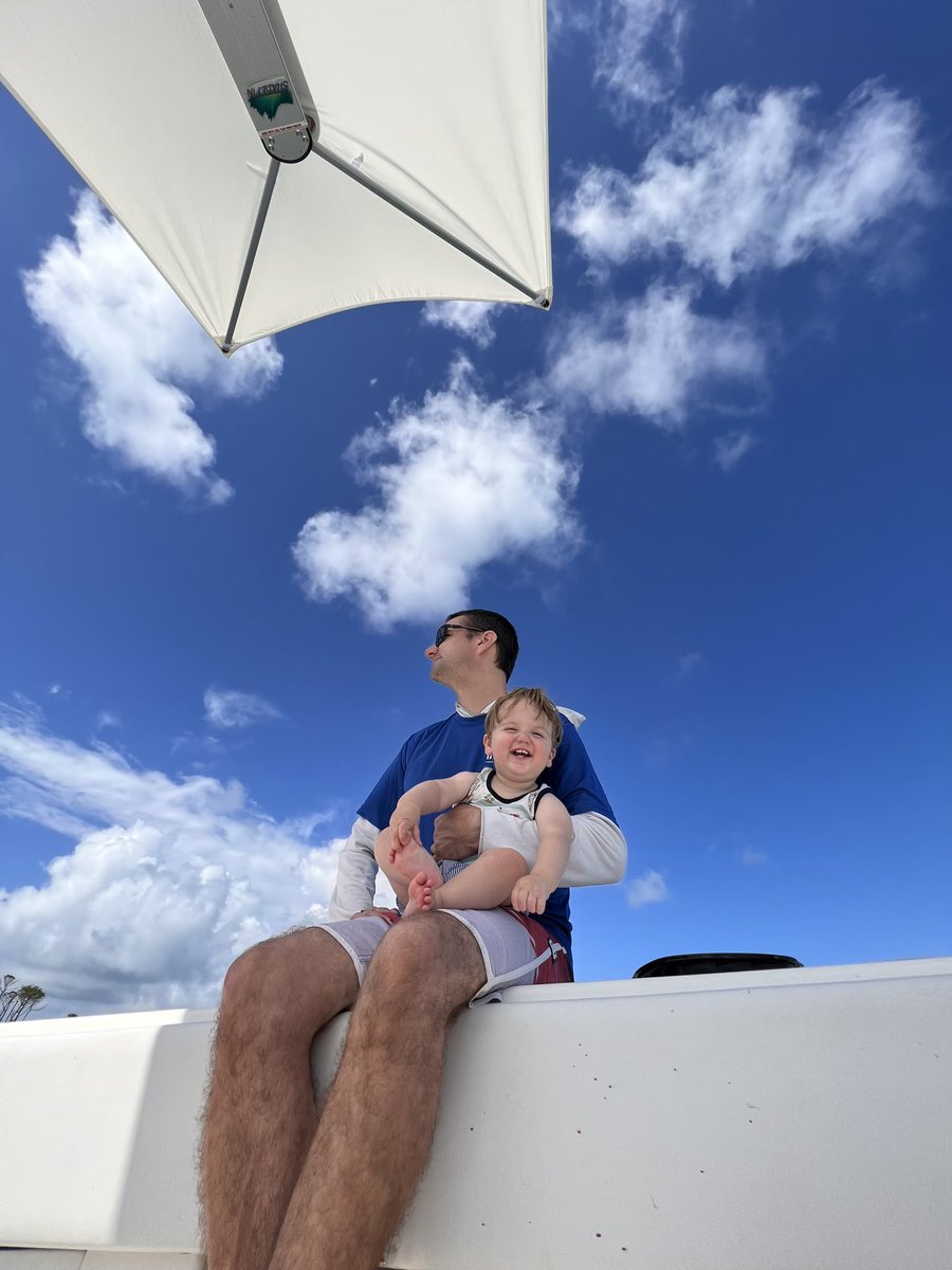 taco_marine's tweet photo. Little ray of sunshine ☀️👶🏻💕 Loving the summer vibes with ShadeFin! 😎🌴 #ShadeFin #BabyLove #SummerVibes #Adorable #SunshineSmiles https://t.co/IuOJr6lXwh