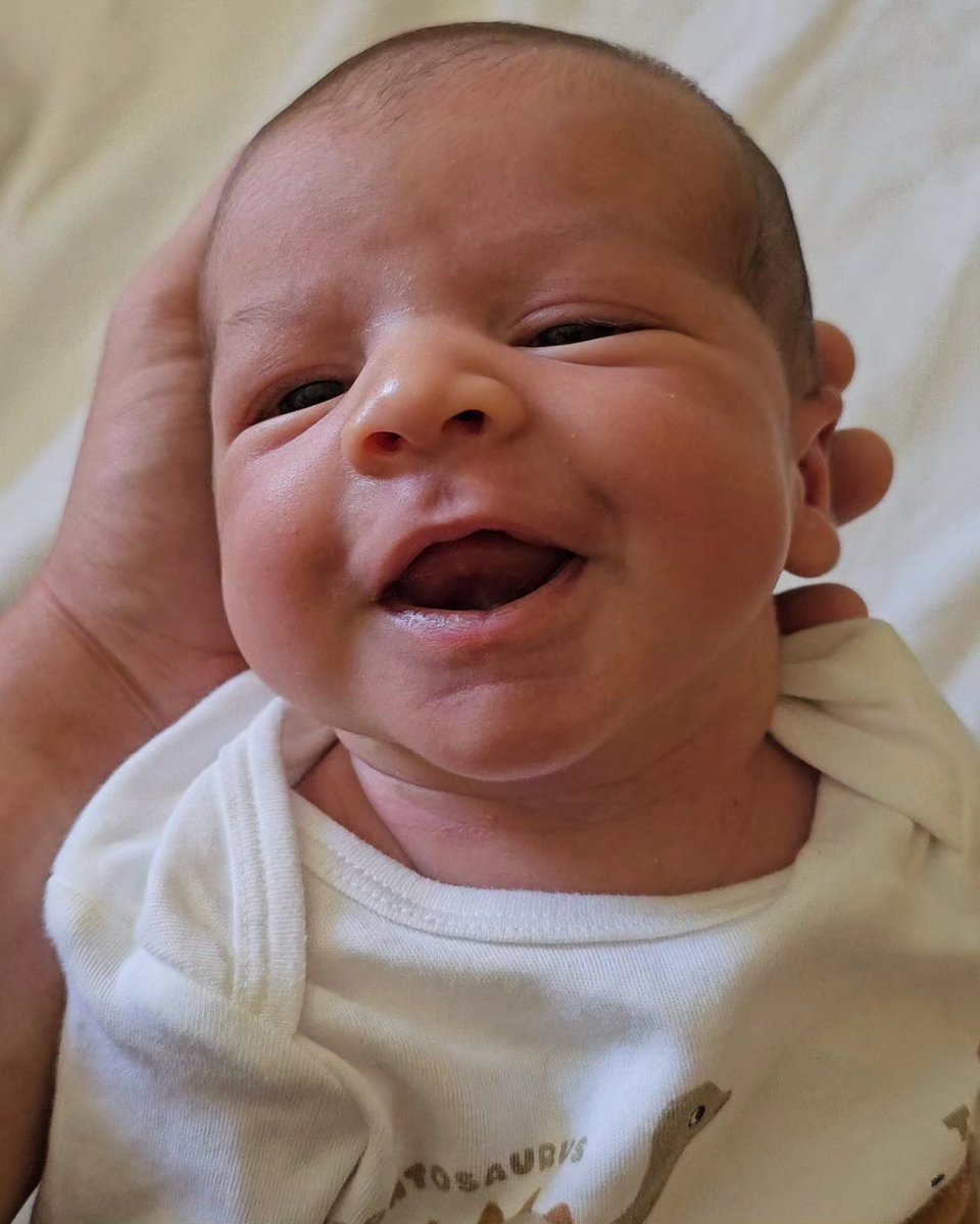 Que tal começar o seu 18° dia de vida assim? Em plena sexta-feira! 🥰🥰🥰

Impossível não se apaixonar ❤️❤️❤️❤️