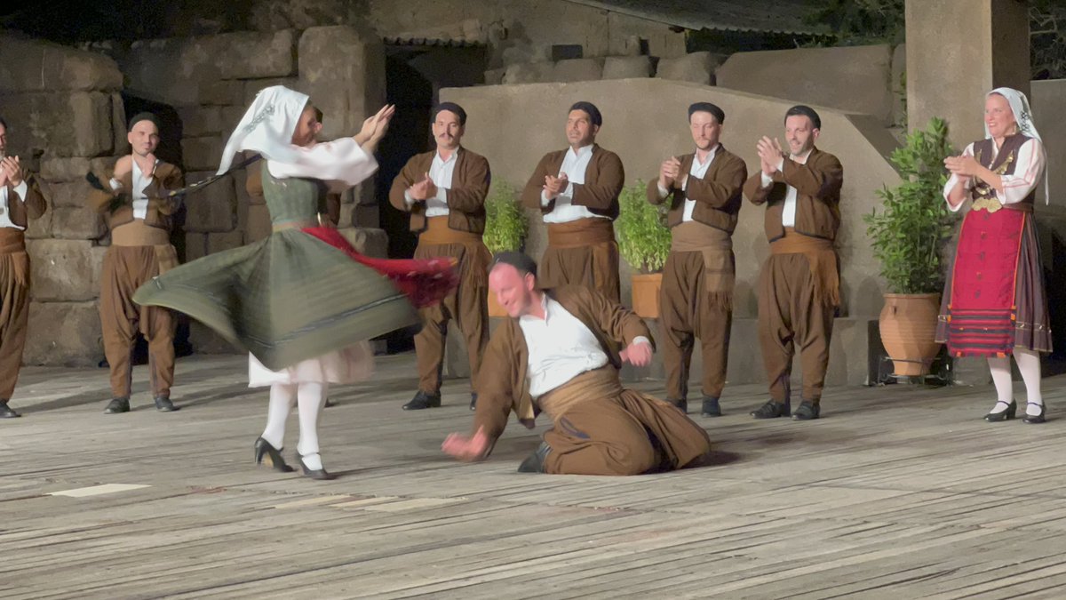 GreekFolkDancer's tweet photo. @DoraStratouThea https://t.co/v2TGiYlkvO