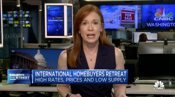 LarryDevine's tweet photo. Foreign Buyers of U.S. Homes Falls to Lowest Level on Record 

https://t.co/R5s5yt3vuT 

#ForeignBuyers 
#USHomes https://t.co/QBI2GbjihA