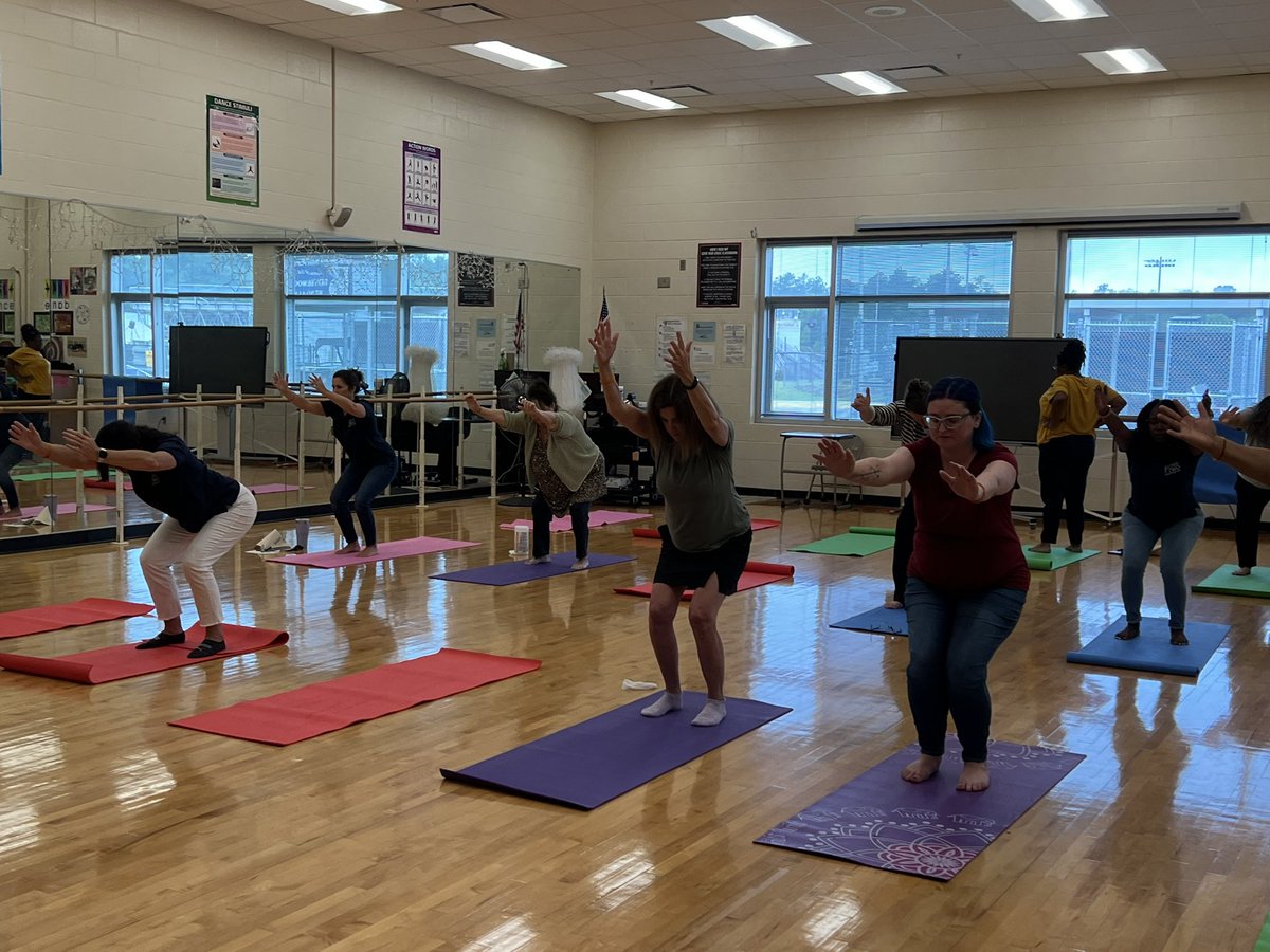 rsd2_nurses's tweet photo. @RichlandTwo LSS inservice at BHS. The Space Between. #R2Resilient https://t.co/jq9BXXMTlv