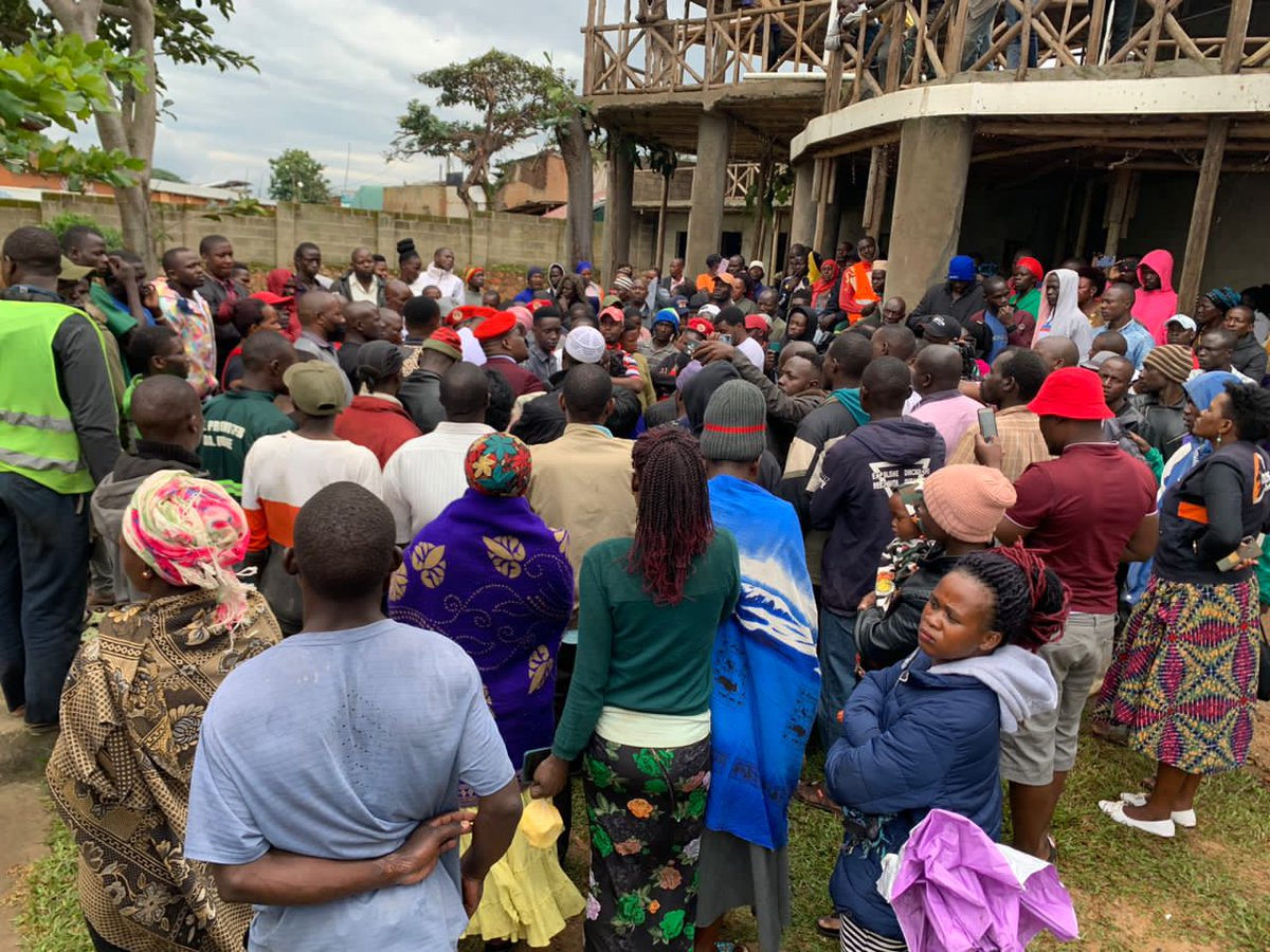 HonKakembo's tweet photo. Today at Kasenyi Landing Site, we delivered the @NUP_Ug's and President @HEBobiwine's official condolence message to families who lost loved ones in the recent boat accident on Lake Victoria.

Our delegation was led by the #NUP Secretary General, @DavidLRubongoya and consisted of several MPs and other leaders from the party. 

We mobilized support to recover and transport the deceased to their loved ones, and also provided food and other relief items to sustain the families during this difficult wait.

As leaders, we promise to do everything in our power to improve safety and rescue in the marine transport sector. 

Our thoughts and prayers go out to all affected by this tragic incident.

#KungaUganda #NUPEverywhere