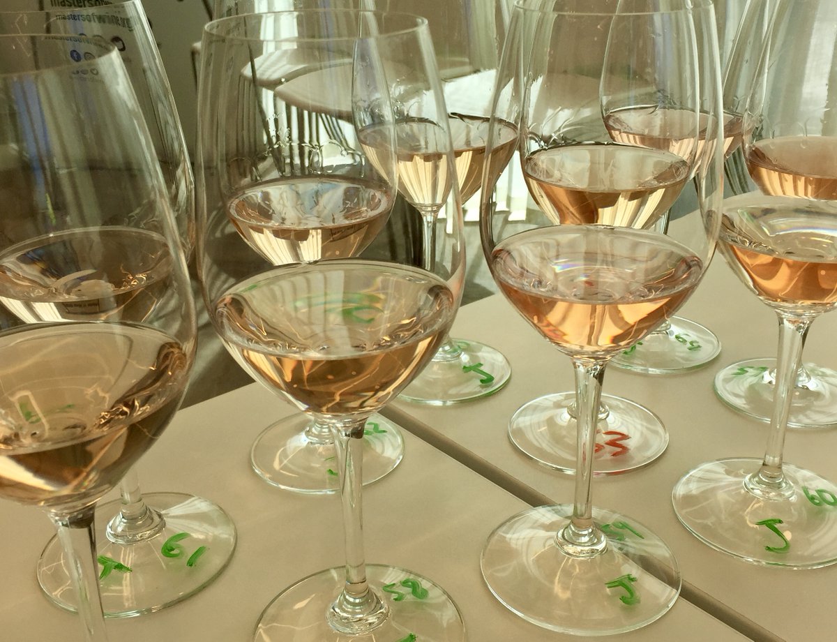 I've added a couple more sunny southern French rosés to my rosé roundup, just in time for the w/e and (🤞😎) some better weather joannasimon.com/post/prime-tim… @DomaineLafage @LaurentMiquel #rose #winelover