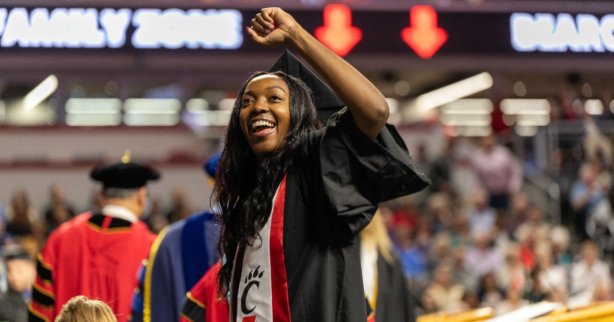 UC_CECH's tweet image. Graduates, family and friends; you are invited to the CECH Graduation Celebration for our Summer 2023 graduates! Stop by the courtyard of the  Teachers-Dyer Complex and enjoy games, snacks, and refreshments!
#cech #bethechange #UCGrad23 #graduation #nextliveshere