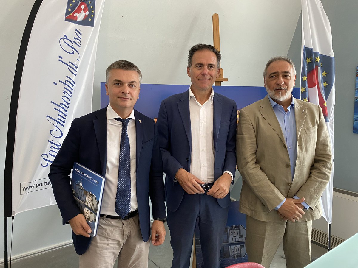 edorixi's tweet photo. Col sindaco di #Pisa Michele Conti e col presidente Salvatore Pisano abbiamo parlato del futuro del Canale dei #Navicelli, una infrastruttura importante per la #Toscana.
@mims_gov https://t.co/h4oQyc7CUw
