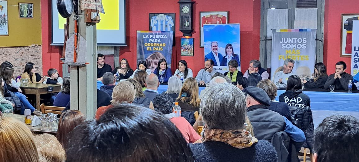 GRACIAS a todos los vecinos que ayer nos acompañaron en la presentación de nuestra lista. 
Gracias por sus palabras de aliento y su fuerza: que es, ni más ni menos, que la fuerza del cambio! 🤩💪🏼

Bienvenida la fuerza del cambio a Rivas! ❤️
#LaFuerzaDelCambio <a href="/awfederico/">Alejandro Federico</a>