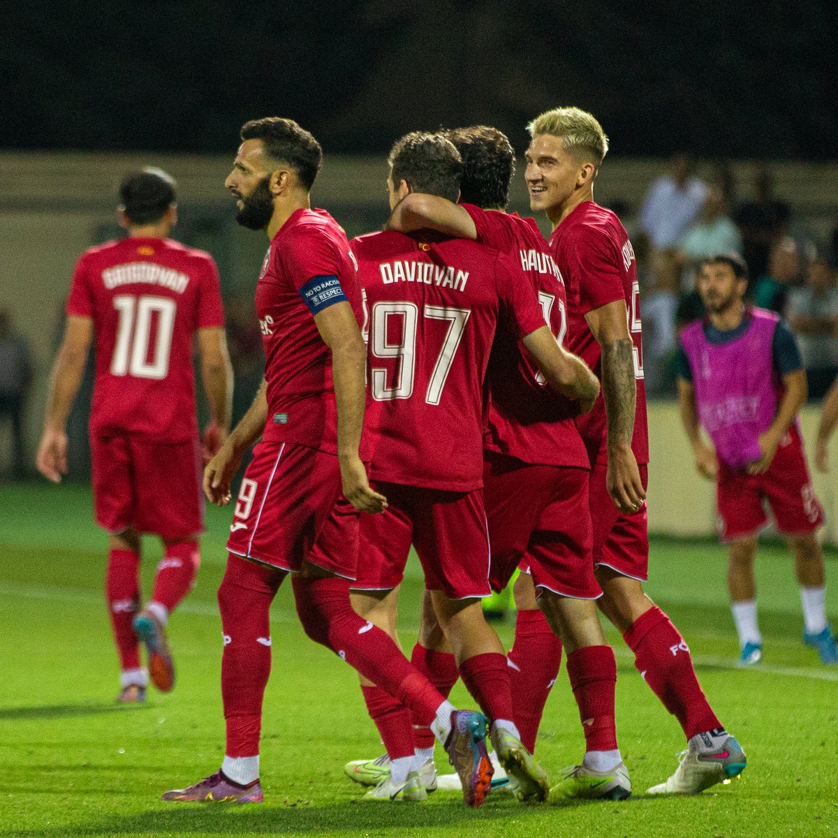 FC_Pyunik's tweet photo. Pyunik β Kalmar 2:1
πΈ Our home victory in European Cups π
#PyunikKalmar #ConferenceLeague #Pyunik https://t.co/nTU6VOdIU2