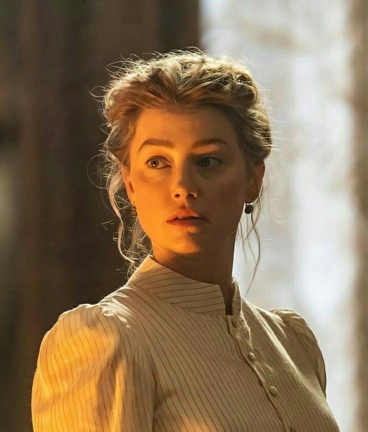 believevictimss's tweet photo. happy #InTheFireFriday to all the hot people (amber stans)π #IStandWithAmberHeard #AmberIsWorthIt #VivaLaAmber https://t.co/GbOIJh9Uat