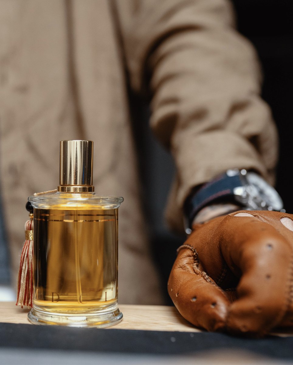 dmzboutique's tweet photo. MDCI Cuir Garamante

#menperfume #frenchperfumery #nichefragrance #PerfumeChallenge 

https://t.co/NwLchaYcmE https://t.co/LMrVfvH6NI