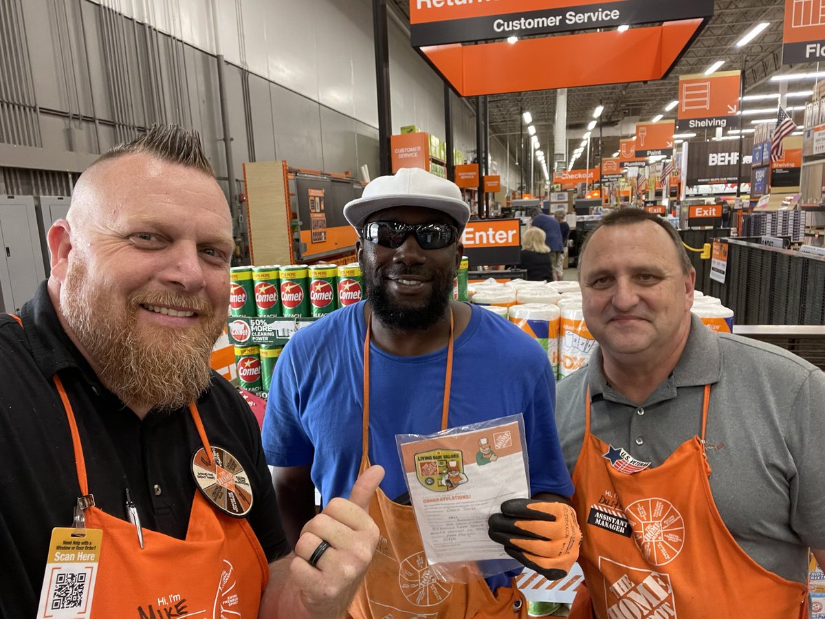 Homer Award presented to Curtis in the lot @AkronHomeDepot Thank you for providing Excellent Service to Our Customers!