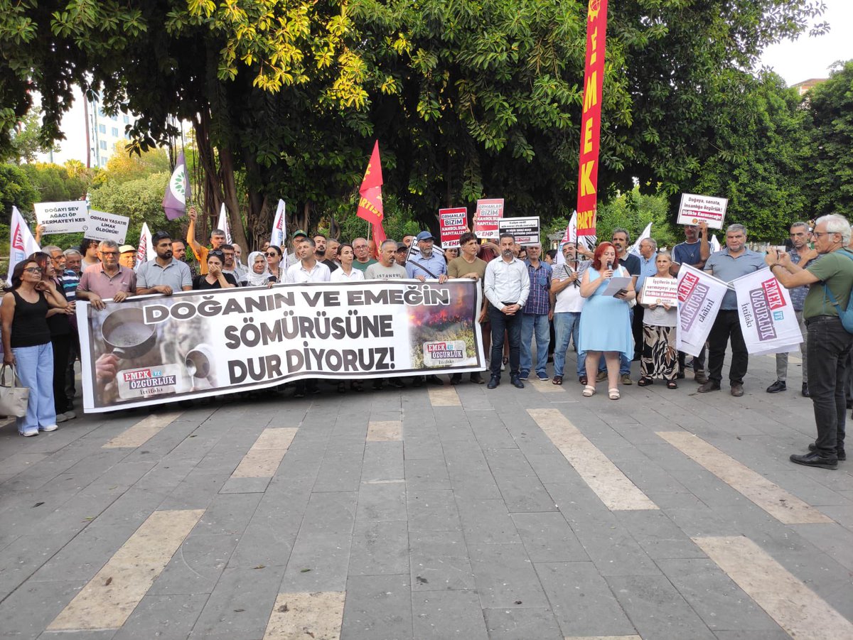 Emekçilerin zam ve vergilerin altında ezildiği, şirketlerin kârlarına kâr katmak için doğayı katlettiği bu düzeni değiştireceğiz.

Emek ve Özgürlük İttifakı olarak Adana'da basın açıklamasındaydık.
