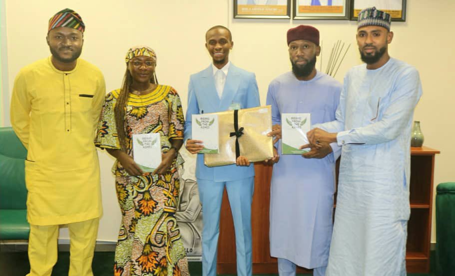 I also had a productive meeting with some members of the Phoenix Cohort of Kashim Ibrahim Fellowship (KIF). KIF is a prestigious program aimed at empowering and supporting young leaders in various fields. KIF was initiated by the former Governor of Kaduna, Mallam Nasir @elrufai.