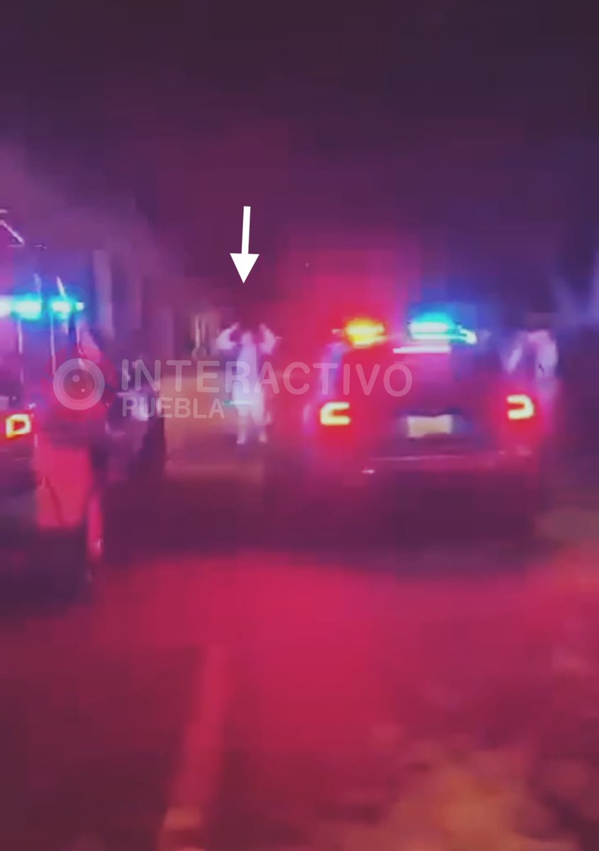 elincorrectosoy's tweet photo. #Indignante 🚨 | ¿Esto ya es suficiente para llamar a comparecer a @CruzGConsuelo? Durante la madrugada, elementos de la @SSC_Pue participaron en "arrancones" sobre el boulevard Hermanos Serdán, #Puebla. @eduardorivera01, mientras vacacionas, vidas peligran. 
📽 @InteractivoPue_ https://t.co/kxPPBQB0E8