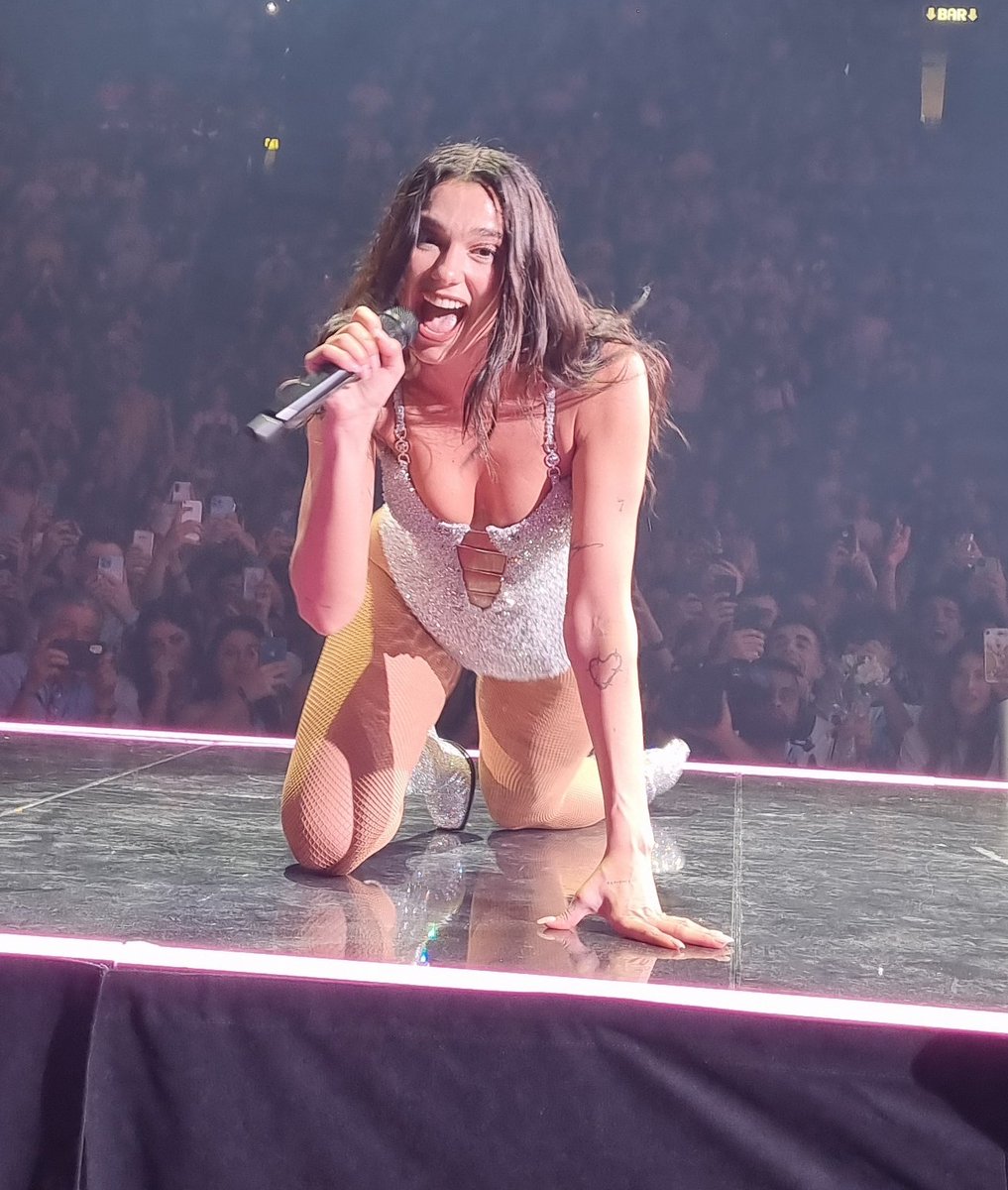 dencarr_'s tweet photo. ummmm holy shit i only paid €52.90 for this view…. #FNTour https://t.co/c597QVrSNV