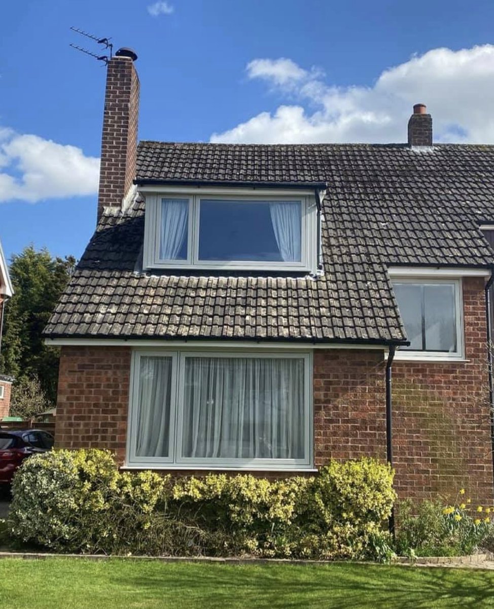 Another stunning installation that was completed by our incredible team here at Wilmslow Glass!!

These residence 9 windows encapsulate British quality at its best! 👏 

#wilmslow #cheshire #alderleyedge #interiordesign #Windows #doors #windowsanddoors