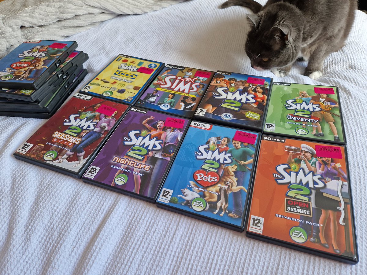 lunars_magic's tweet photo. I'm not even sure if these will work, but I found all of these Sims 2 and EP in my local charity shop! All for £7 including some extra copies to add to my collection 🩷 #sims2 #thesimscollection https://t.co/q3klrFYpCS