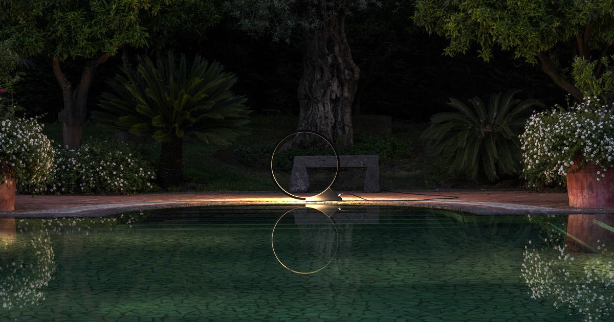 Discover the versatility of "O" by Elemental Studio! This light's aluminum profile can be moved anywhere creating a lovely atmosphere. It frames nature &amp; suggests perspectives, remaining unobtrusive. Check it out here: lnkd.in/dk4i6YK #artemide #madeinitaly #design #light