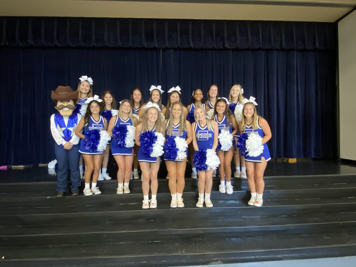 CheerEdna's tweet photo. 📚✏️Back to School Rally✏️📚

We are ready to kick off the new school year!💙 https://t.co/mXVTEMCaId