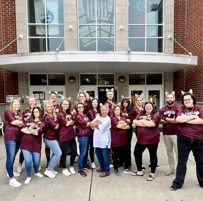 heroichistory22's tweet photo. A great start to #CCSRise2023! Proud of our staff for absolutely bringing the 🔥 this morning! ❤️

Going to be a great day! 🤝👊

#RunWithThePack 🐺 https://t.co/6zZdcbCwa3