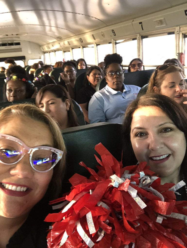 Calero4Maria's tweet photo. It is convocation day! @AldineISD #teach4learning 
#aldineconvocation23 https://t.co/PogzvIwajs