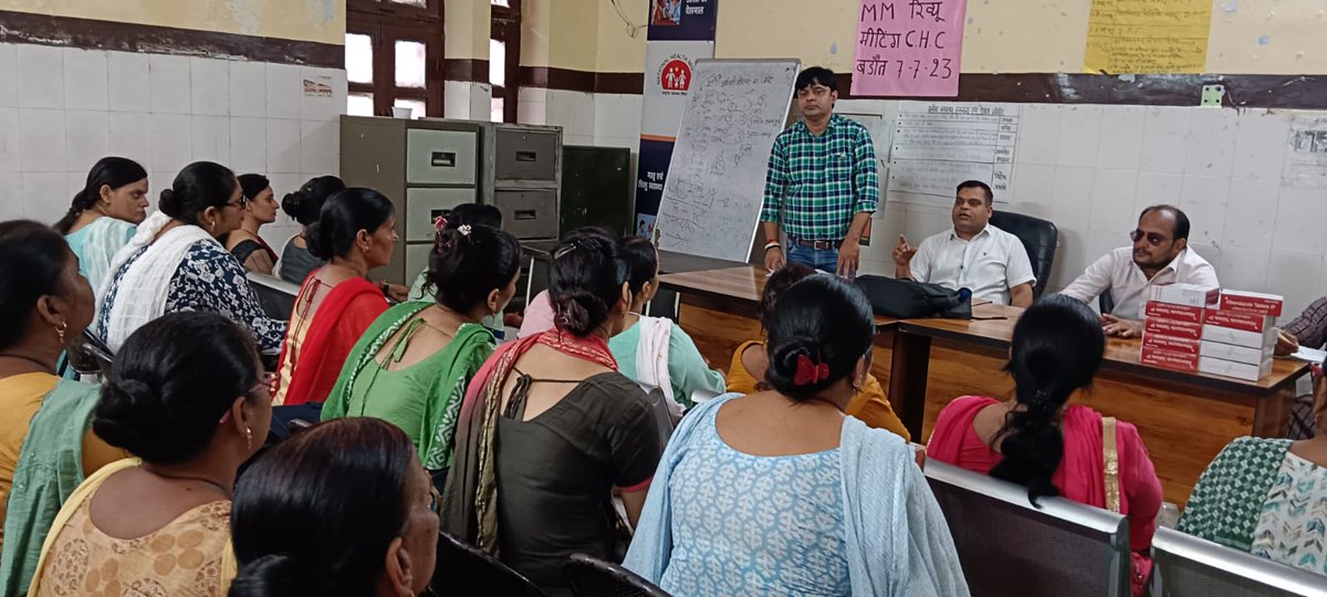 CmoBaghpat's tweet photo. आज जनपद की प्रत्येक Chc पर आयुष्मान भारत कार्ड व एनडीडी की ट्रेनिंग की बैठक रखी गई जिसमें सभी आशा बहन जी को प्रशिक्षित किया गया व आवश्यक दिशा-निर्देश दिए गए @BagpatDm @dryashveersingh @CHCBARAUT @ChiefSecyUP @DivMeerut @CMOfficeUP @DRSATYENDRASHA7 @DrVibhashRajput @nhm_up https://t.co/JjzGn2A5w2