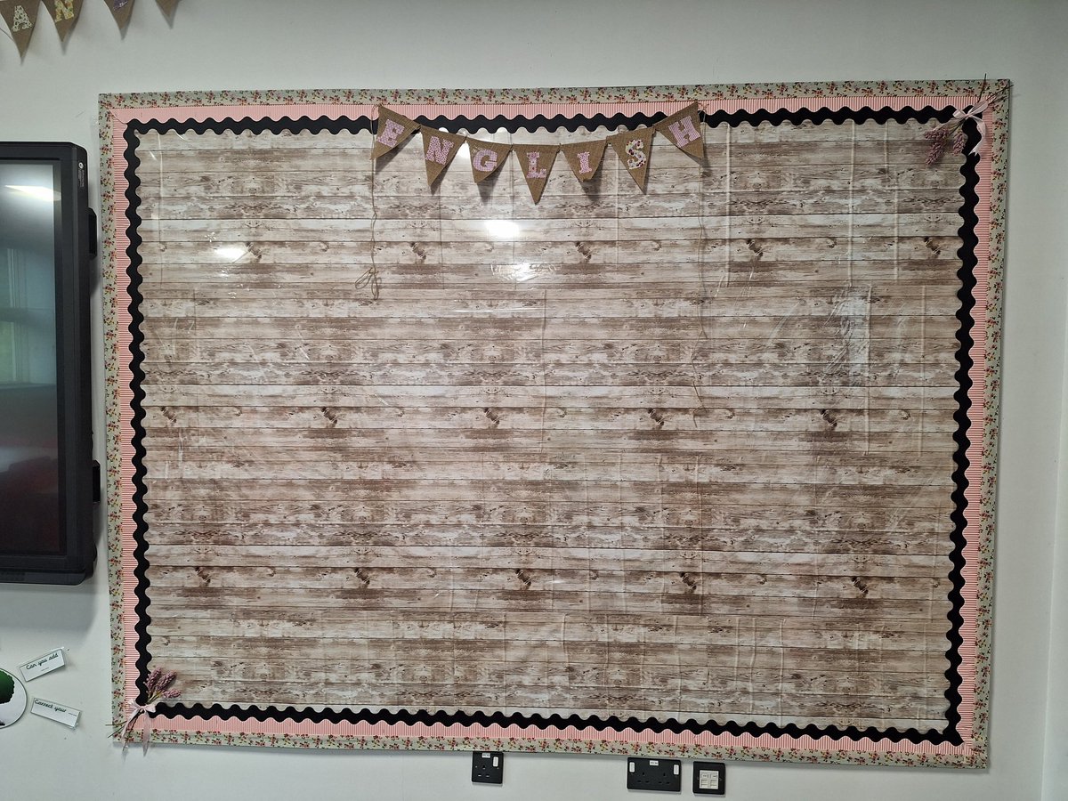 MrsHuntingKMPA's tweet photo. Loved setting up my classroom this week. Now to enjoy the rest of the holidays before term starts #classroomdisplay #newclassroom https://t.co/nocIiy0Lgx