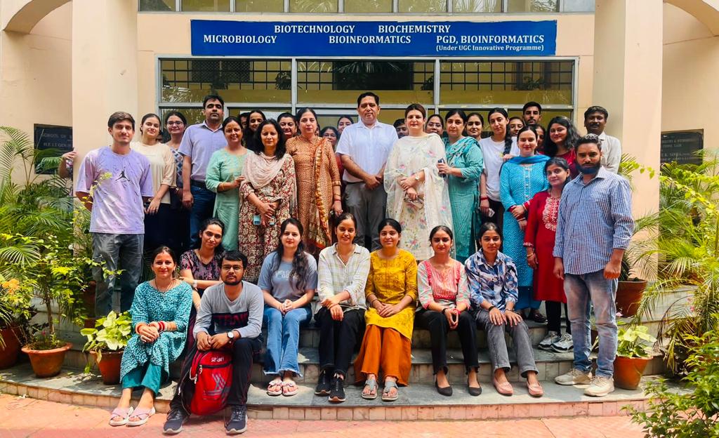 The School of Biotechnology at Jammu University (JU) organized a special lecture as a part of the "Har Ghar Dhyan" campaign launched by UGC during the Azadi ka Amrit Mahotsav, in collaboration with the Art of Living Foundation and under the Ministry of Culture, Government of India.