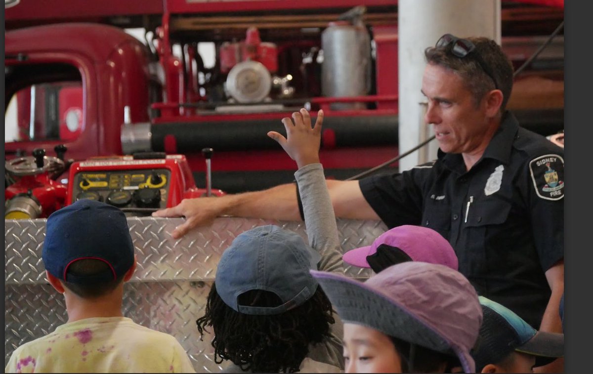 SidneyFireDept's tweet image. On Thursday FF. Bibb provided a hall tour for one of the many days camps that come by the @SidneyFireDept Community Safety Building to learn about our building, look at the trucks and learn about fire safety. #yyj #alwayseducating #whodoesntlikefiretrucks