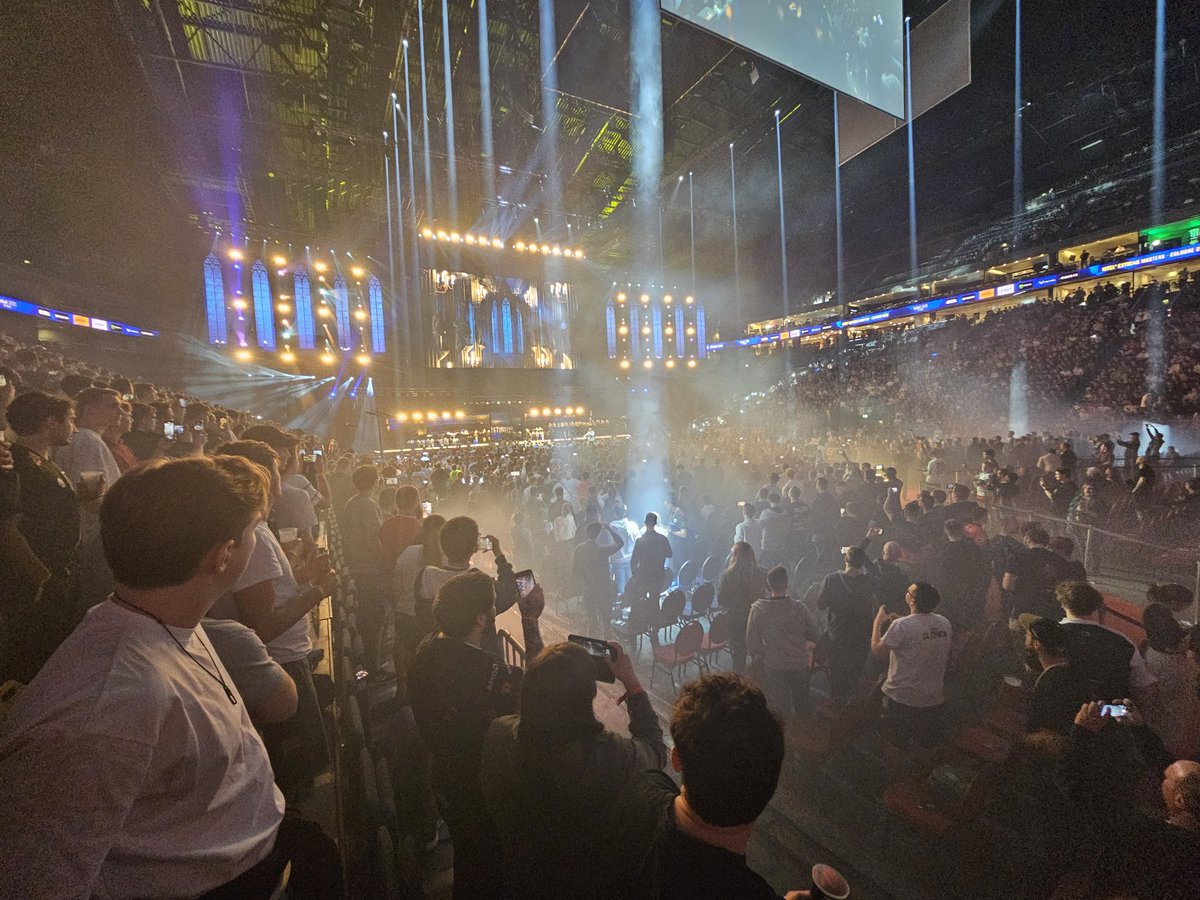 OneTwoLeigh's tweet image. Counter Strike.