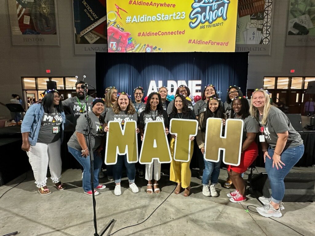 At convocation getting crunk, I got my people with me, the hottest people in the city and I keep ‘em with me
#aldinestart2023 #aldineconnected #aldineanywhere