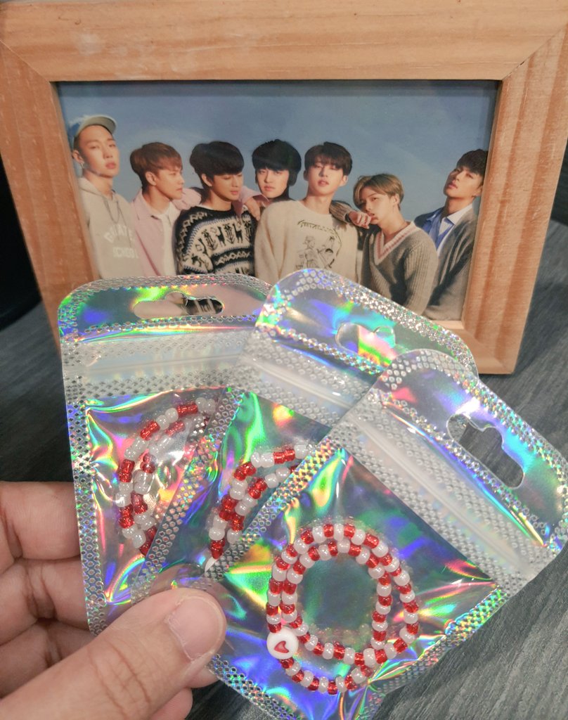 DongMyLight's tweet photo. 90 pcs of bracelets and 100 pcs (5pcs/pack) of unofficial photocards will be distributed tomorrow. See you iKONICS!!! 🫶

First time ko gumawa ng beads bracelets, sana wag nyo ko ijudge. 🥹🫶

#iKONinMANILA2023 #iKON_TAKEOFFinManila #iKON https://t.co/oSvUh6FUAd