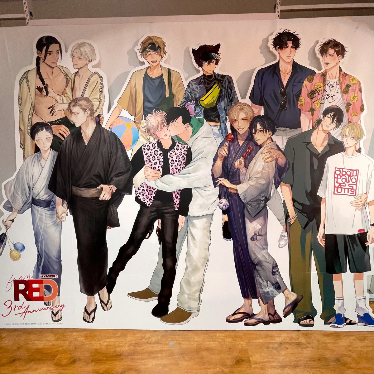 mememe_yo's tweet image. #fromRED3rdAnniv
これはまじでちみけもますこっとのディスプレイ班の優勝です。気付いてたら握りしめてたが？？？友達にエンカウントして、とってもハッピー空間だね？って頭の悪い会話してきた🥳✌️🍻💫

#君の夜に触れる
#夜明けの唄