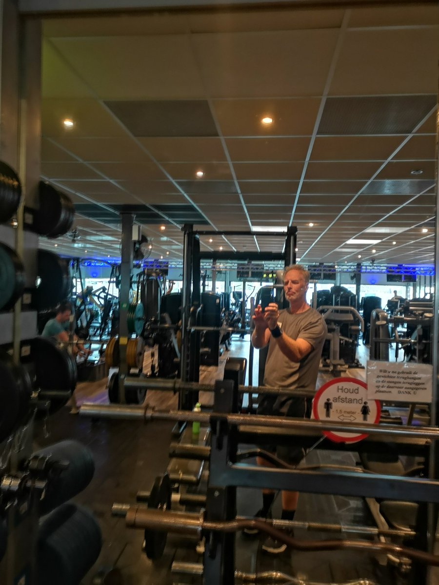 Ernst_blok's tweet photo. Spiegeltje, spiegeltje aan de wand...
#proBody https://t.co/P6R6GEcHzo