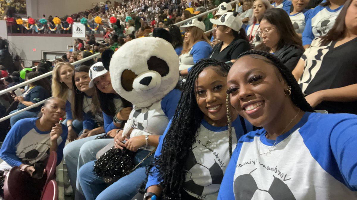 MissStrecker's tweet photo. Happy convocation day @AldineISD Pandas have arrived 🐼 @Vardeman_AISD https://t.co/VFWtpJiJEm
