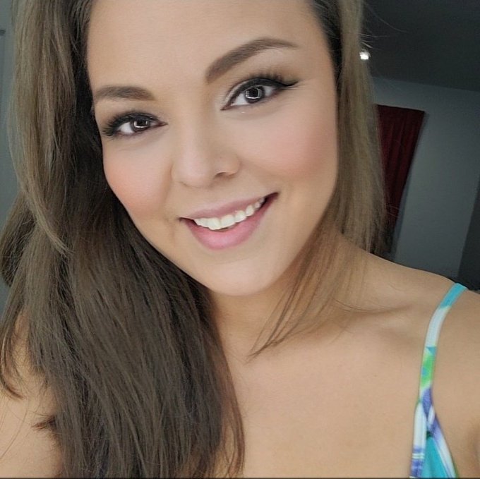 2014 to 2023  #ThenAndNow #TimeFlies   I remember taking that pic. I had just gone to the mall with @Hottassamelia<a href="/tag/thenandnow"class="tags">#ThenAndNow</a><a href="/tag/timeflies"class="tags">#TimeFlies</a>