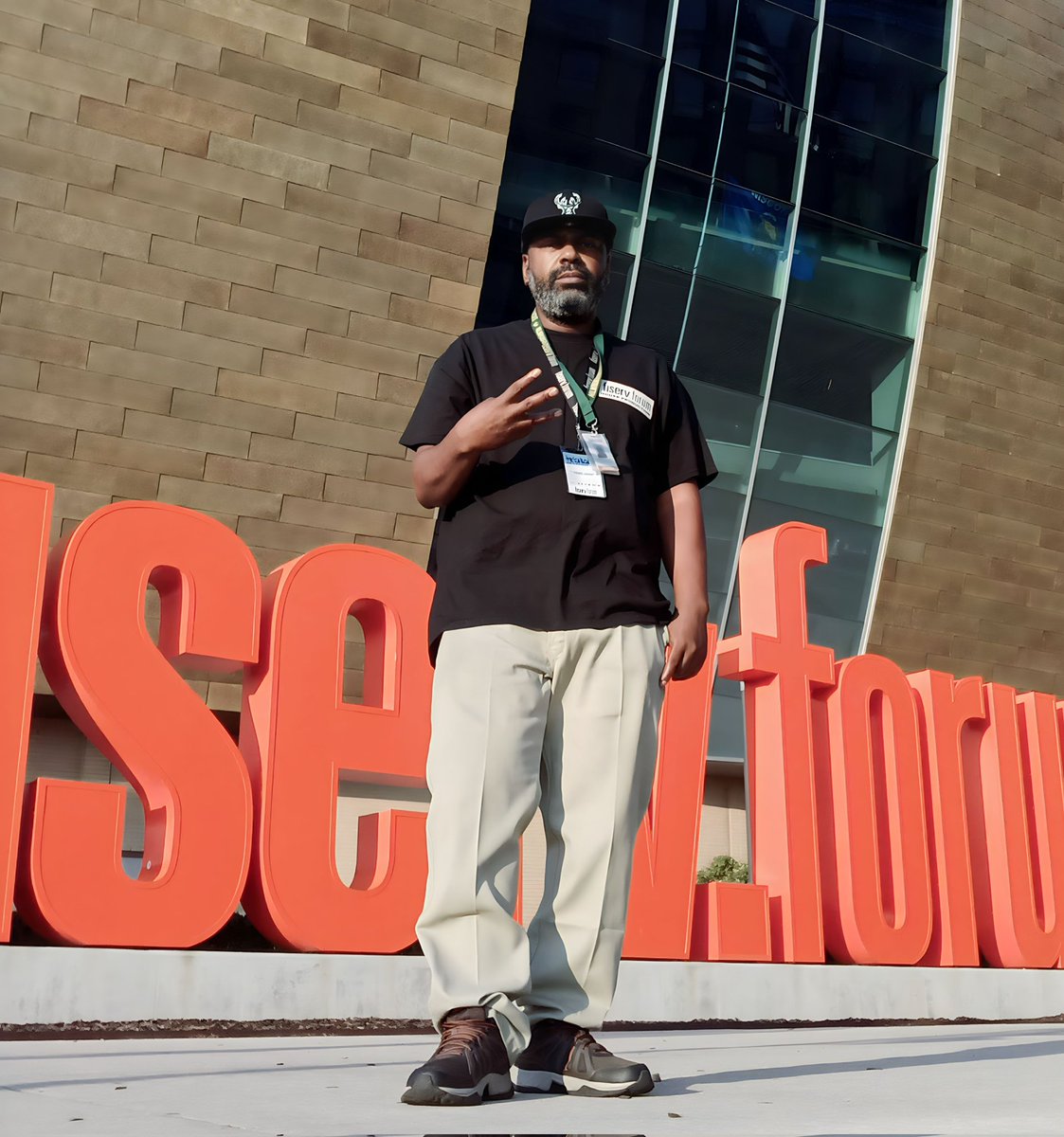 MISTAMARCUS's tweet photo. The Last Two Days Have Been A Blur!!!!! But Today Is The Day Drake comes to the Four One Forum!! Who's coming to see Aubrey?? #StagehandLife #FiservForum #Drake #ItsAllABlurTour https://t.co/CSAiMeB2KJ