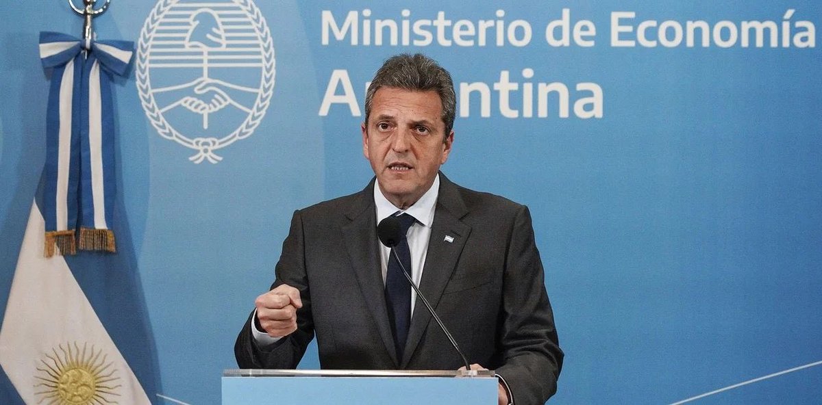 jesusescobarnqn's tweet photo. 🔴Con los 775 millones de dólares que se le paga hoy al FMI, la Argentina lleva abonados U$S 8.084 millones de intereses.
🔴Macri pagó 1.480 millones y el gobierno de Alberto y Massa otros 6.604 millones por la estafa del Fondo. 
👉🏽Son todos iguales.
#MassaCandidatoDelFMI https://t.co/KNAhe5WrmR