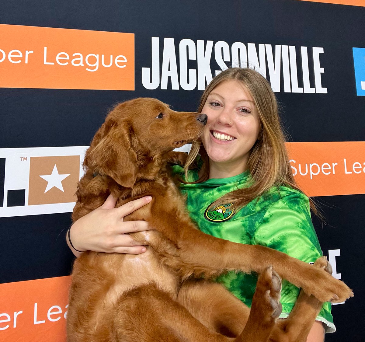 morgantencza's tweet photo. Happy #FlyKitFriday from me and Benny! We are big fans of @VermontGreenFC 🤗 https://t.co/e5pbwpuBJd