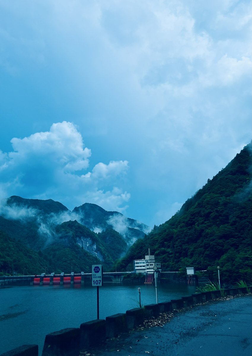 hidet19564's tweet photo. 八朔の朝☀️奈良へ墓参りの後、奥吉野の秘湯
入之波温泉 山鳩🐦の湯♨️へ湯治
温めのお湯だからずっと浸かってられて
芯まで温まる https://t.co/Nv7pooFtTa