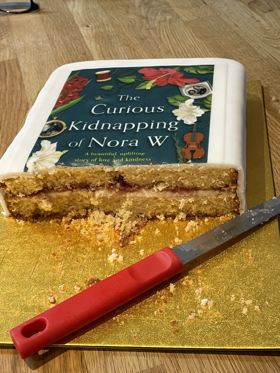 saracategreen's tweet photo. 2 weeks since #publication and 122 yo #NoraW has been spotted in bookshops, graced balloons &amp; a cake, been interviewed in the UK, France &amp; Oz &amp; rubbed shoulders in Kindle bestseller charts with royalty such as @MarianKeyes, @katemosse &amp; @KMFollett. She's having a ball &amp; so am I! https://t.co/9Sun5T5saG