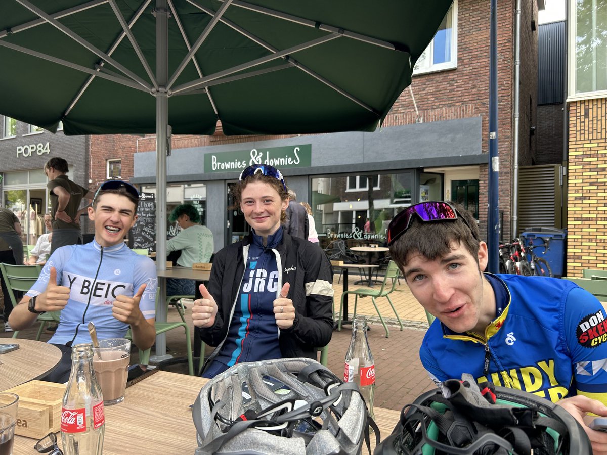 AlecPBS's tweet photo. Lovely ride in Assen and now eating @ brownies and downies - a beautiful day. 🥰 https://t.co/u4m4GxnSok
