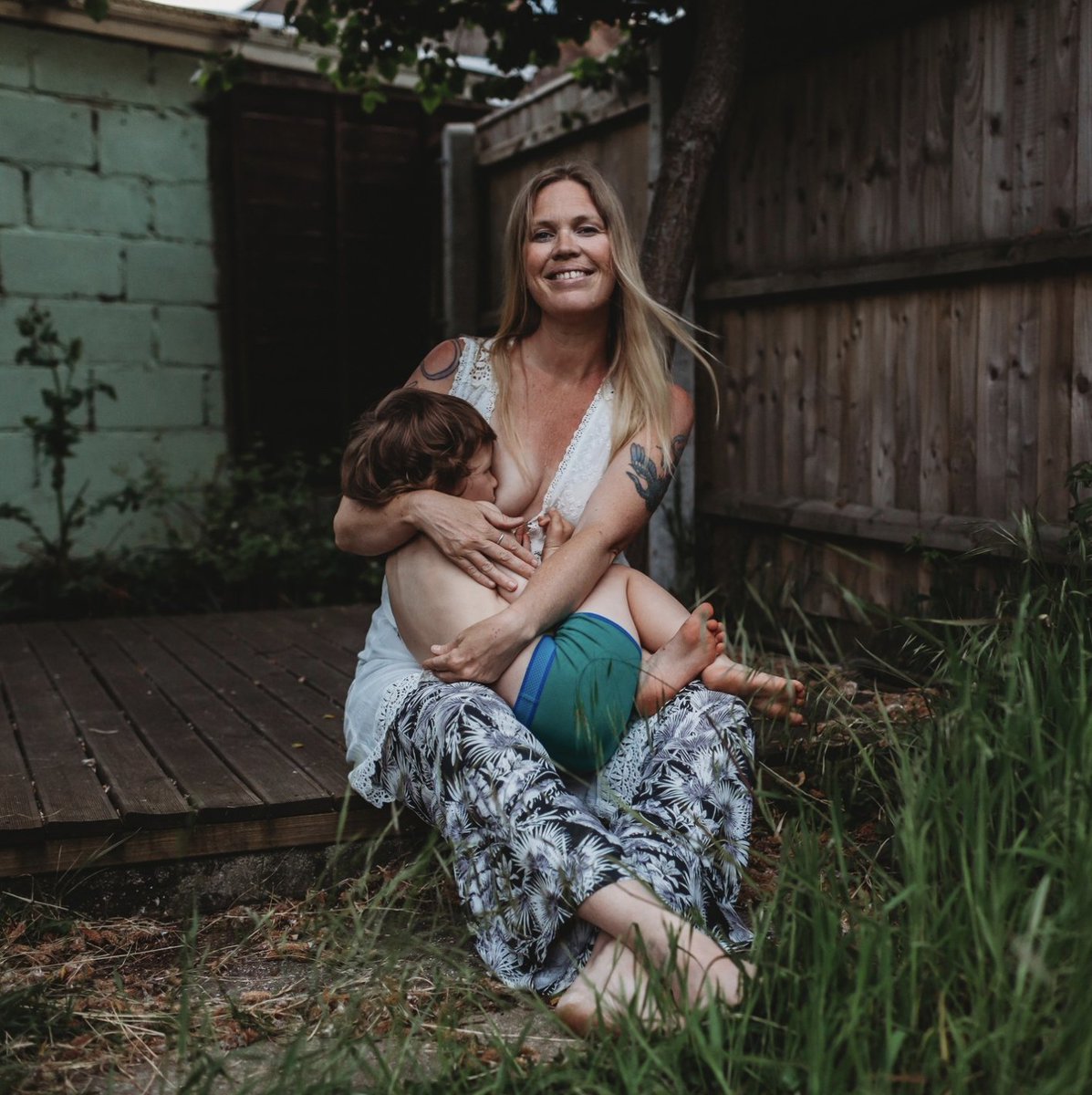 It's #WorldBreastfeedingWeek, and in our new issue we have a beautiful photographic project of mothers breastfeeding beyond babyhood. 🧡⁠ ⁠📸 Ann Owen