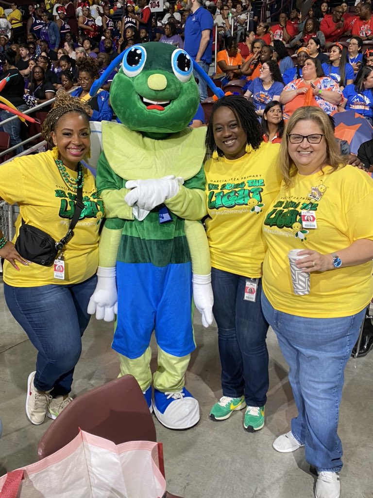 Aldine Convocation #aldineconnected @AldineISD @GarciaLeza_AISD