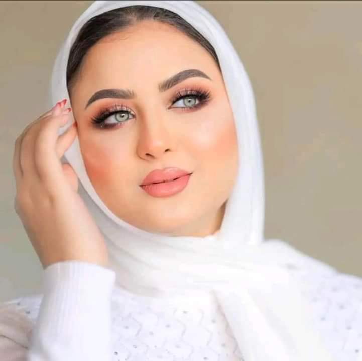 لم أتمنى البكاء يوماً
ولكن!..هم الزمان أبكاني 
تمنيت العيش كما تريد نفسي
ولكن عاشت نفسي كما يريد زماني ؟؟؟؟