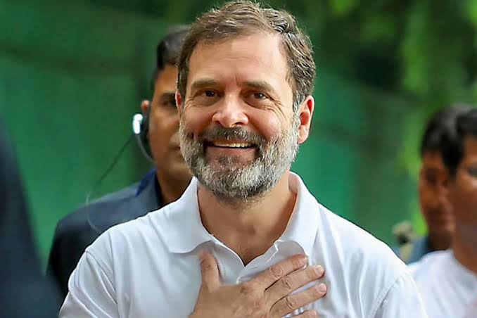 parashenavar's tweet photo. ಎಐಸಿಸಿ ಮಾಜಿ ಅಧ್ಯಕ್ಷರು ಹಾಗೂ ಕಾಂಗ್ರೆಸ್ ಪಕ್ಷದ ಸೈದ್ಧಾಂತಿಕ ನಾಯಕರಾದ Rahul Gandhi ಅವರ ಸಂಸದ ಸ್ಥಾನವನ್ನು ಅನರ್ಹಗೊಳಿಸಿದ್ದ ತೀರ್ಪಿಗೆ ಸುಪ್ರೀಂ ಕೋರ್ಟ್ ತಡೆ ನೀಡಿದ್ದು ಇದು ರಾಹುಲ್ ಗಾಂಧಿಯವರ ಜನಪರ ನಿಲುವುಗಳಿಗೆ ಸಿಕ್ಕ ಗೆಲುವಾಗಿದೆ

ಕಾಂಗ್ರೆಸ್ ಪಕ್ಷವು ಜನ ಸಾಮಾನ್ಯರ ಪರವಾಗಿ ಸದಾ ತನ್ನ ದನಿಯನ್ನು ಜಾಗೃತವಾಗಿ ಇಟ್ಟುಕೊಳ್ಳಲಿದೆ https://t.co/O9JWuyuLOr