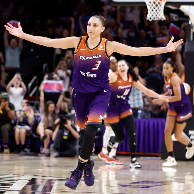 Foot Locker Women tweet media
