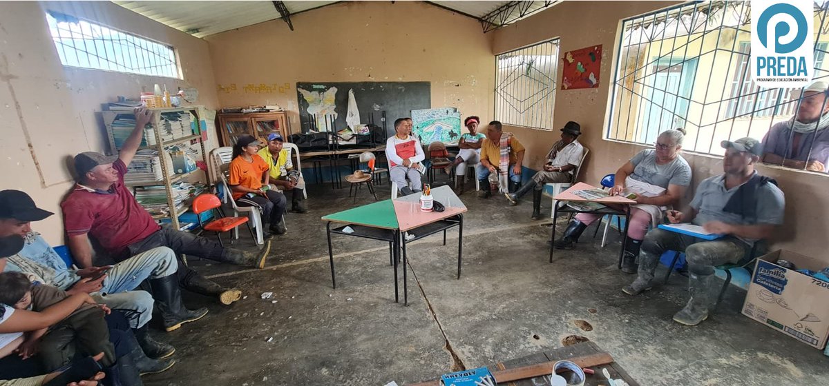 predaisagen's tweet photo. El lunes estuvimos en la vereda La Gaviota del Municipio de Granada, donde se trabajaron temas relacionados con los sistemas agroforestales y silvopastoriles, la importancia de los árboles en los ecosistemas, el control de plagas como la hormiga arriera, y la elaboración de... https://t.co/ppWLUi9bS0