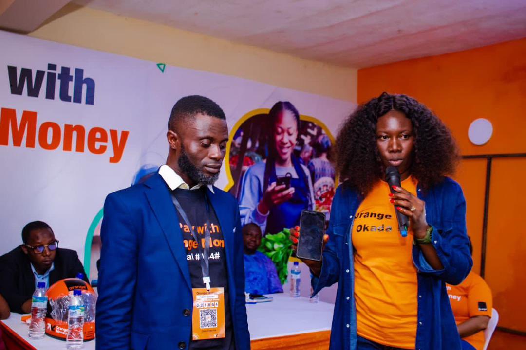 Yesterday August 3rd the bike riders n markit woman den sef get the taste of this we sweet orinch🍊ya so. Den receive the Bikers Union building and launch the Pay wit Orange money 💵 Orange dea na ya so for gi you the best of everything you need, best per customer service taaay