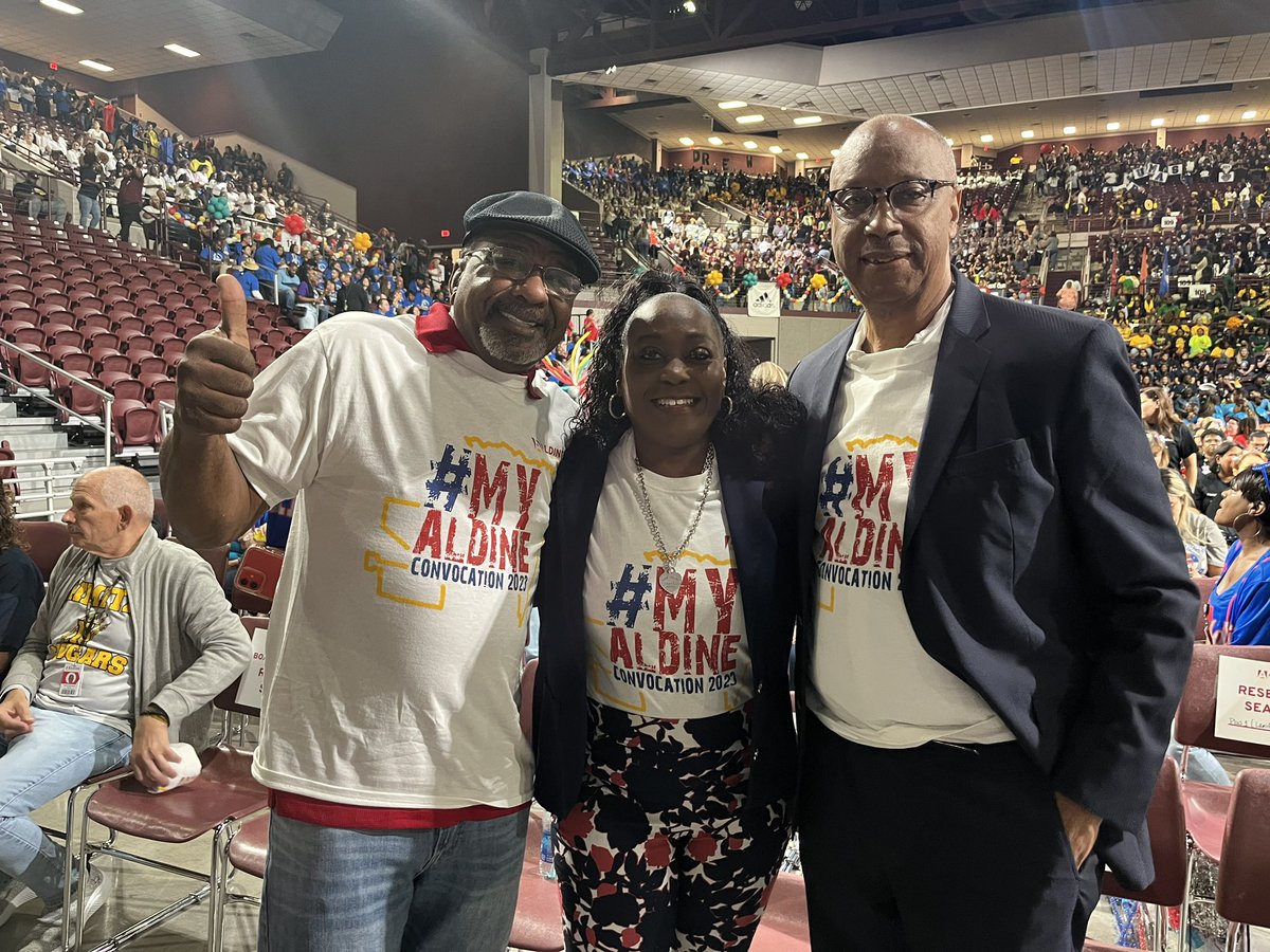 You know it’s going to be 🔥when the @AldineISD Board Members show up with this shirt 👇🏼 #AldineRising #MyAldine